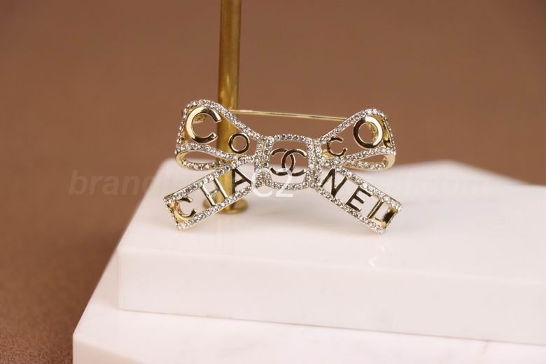 Chanel Brooch 496